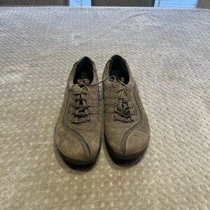 Clarks Wave Women’s Olives Brown Sneakers Size 10 M